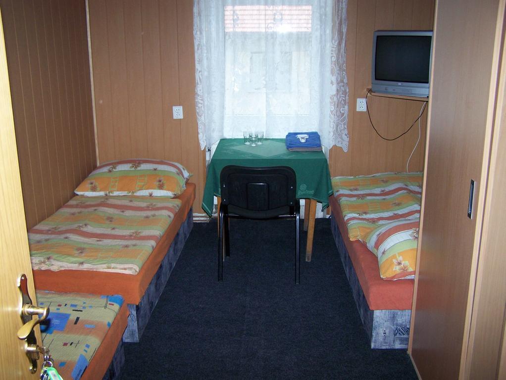 Hotel U Nadrazi Lanzhot Ruang foto